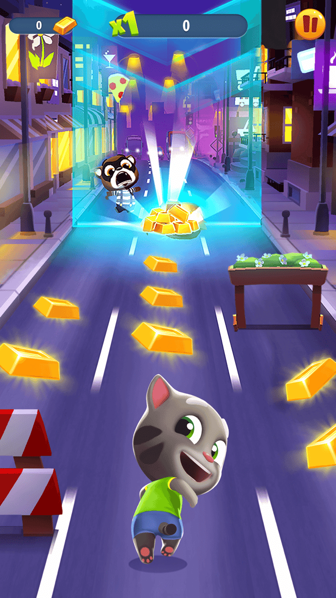 Talking Tom running at night inside of Talking Tom Gold Run game.